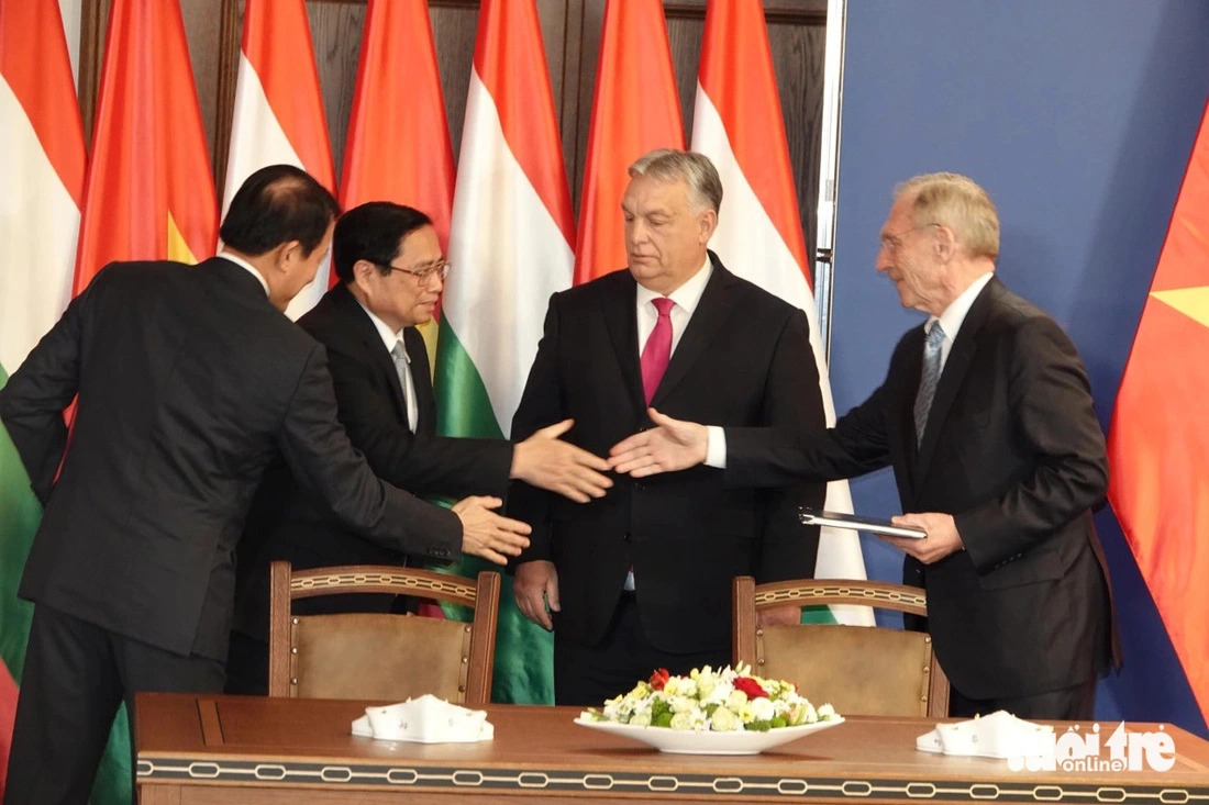 Vietnam, Hungary target $2bn two-way trade, ink 3 cooperative deals
