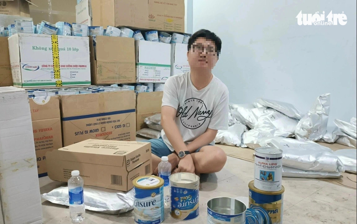 Police seize over 7,500 cans of suspected fake milk powder in southern Vietnam