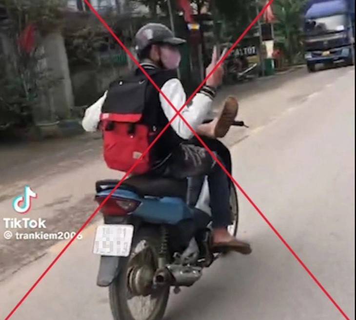 12th grader fined for driving motorbike with one leg in northern Vietnam