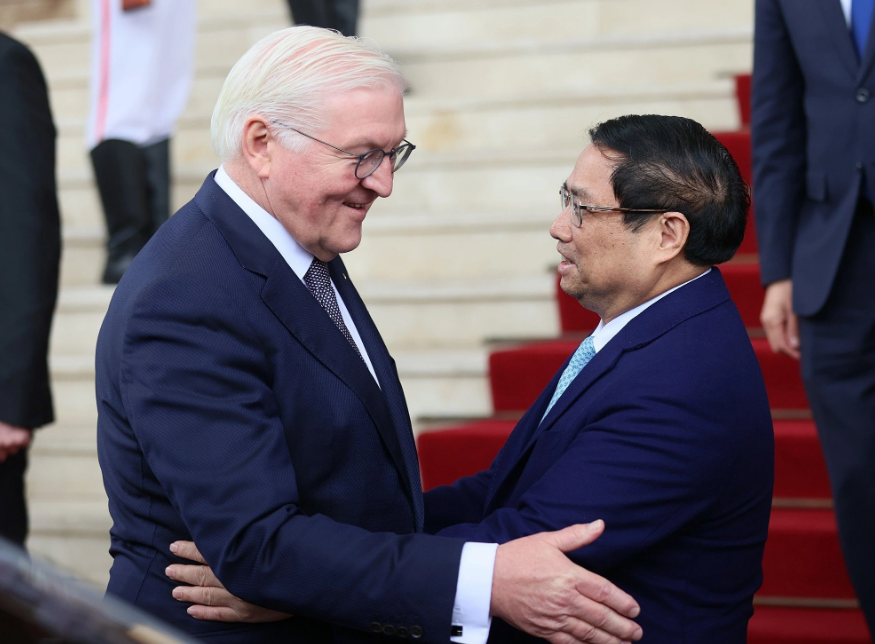 German president calls on Vietnamese to work in Germany