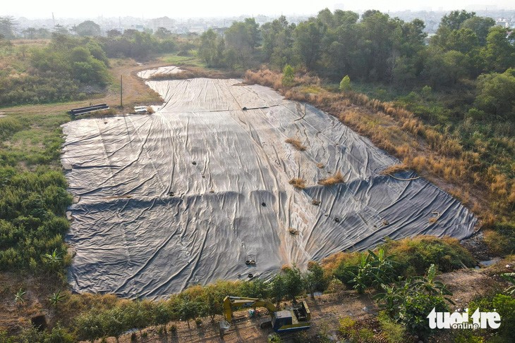 The planned location for the 13-hectare Go Cat Park project in Binh Tan District, Ho Chi Minh City used to be a landfill of Ho Chi Minh City Urban Environment Company Limited. The landfill has been closed since 2007. Photo: Phuong Nhi / Tuoi Tre