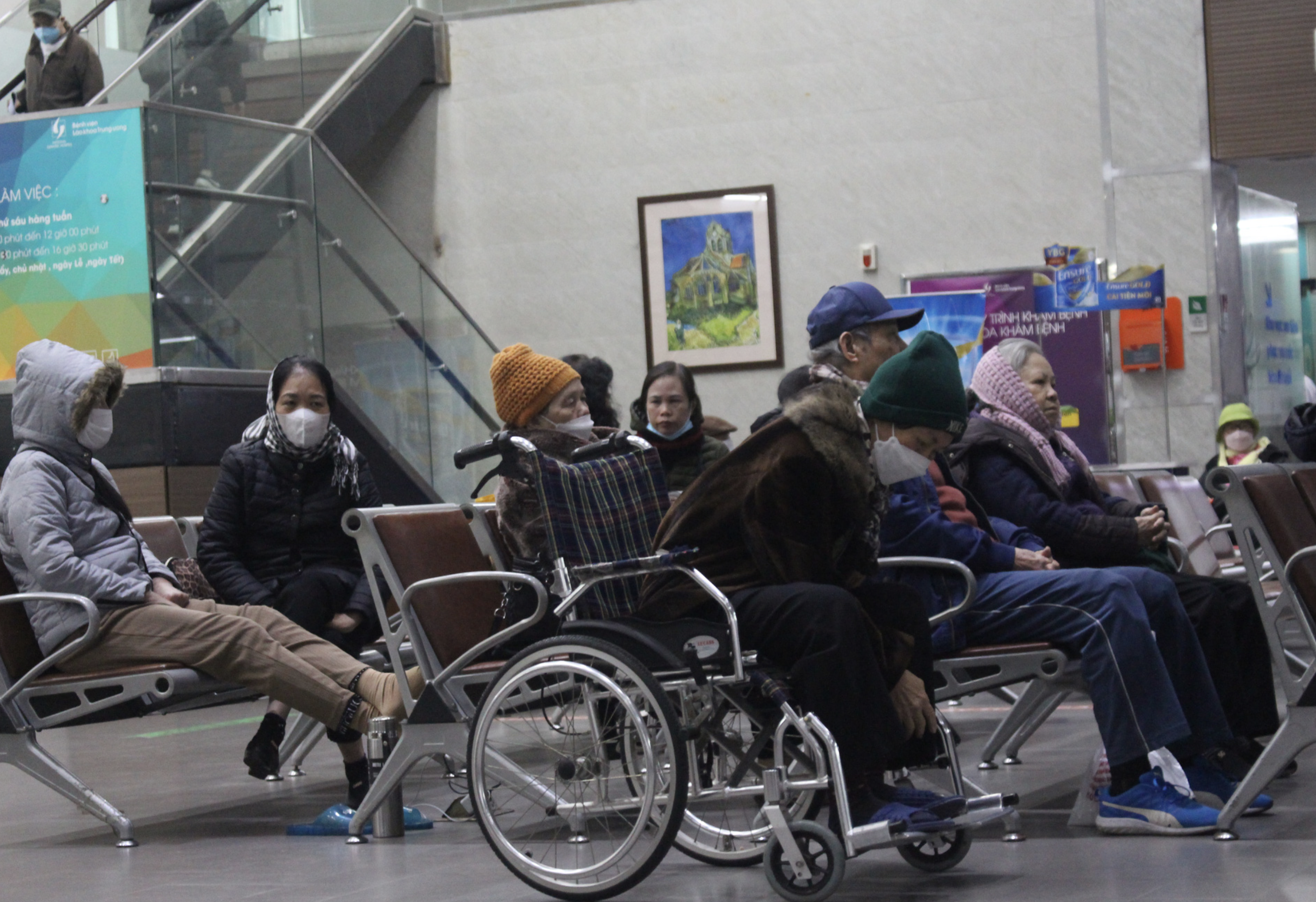 Freezing weather causes surge in hospitalizations among seniors in northern Vietnam