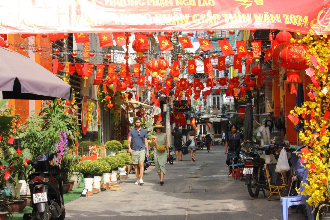 Residents decorate alleys in Ho Chi Minh City as Lunar New Year approaches