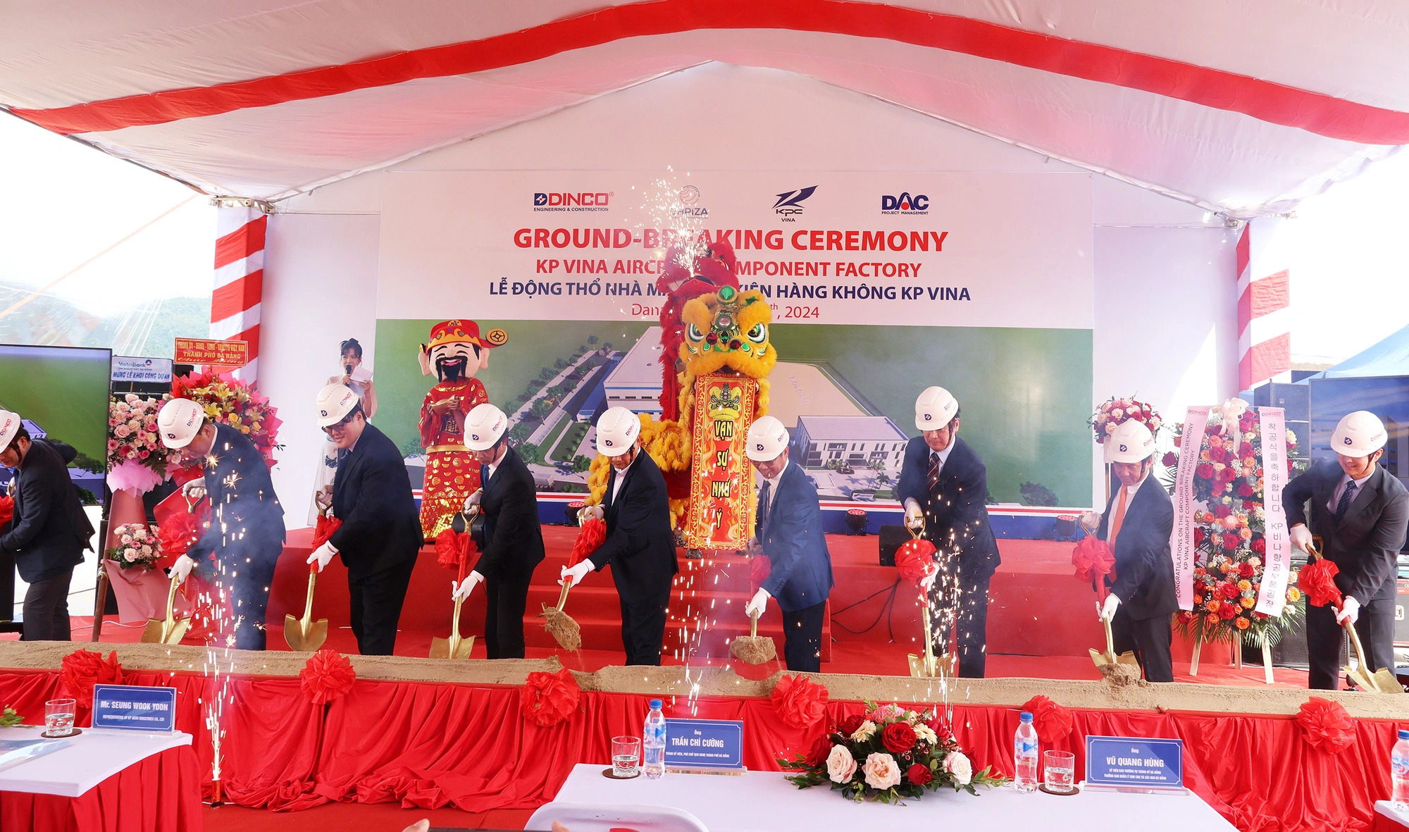 Delegates attend a ground-breaking ceremony of the KP Vina Aircraft Component factory project, located at Da Nang Hi-Tech Park, Da Nang City, central Vietnam, January 30, 2024. Photo: Le Trung / Tuoi Tre