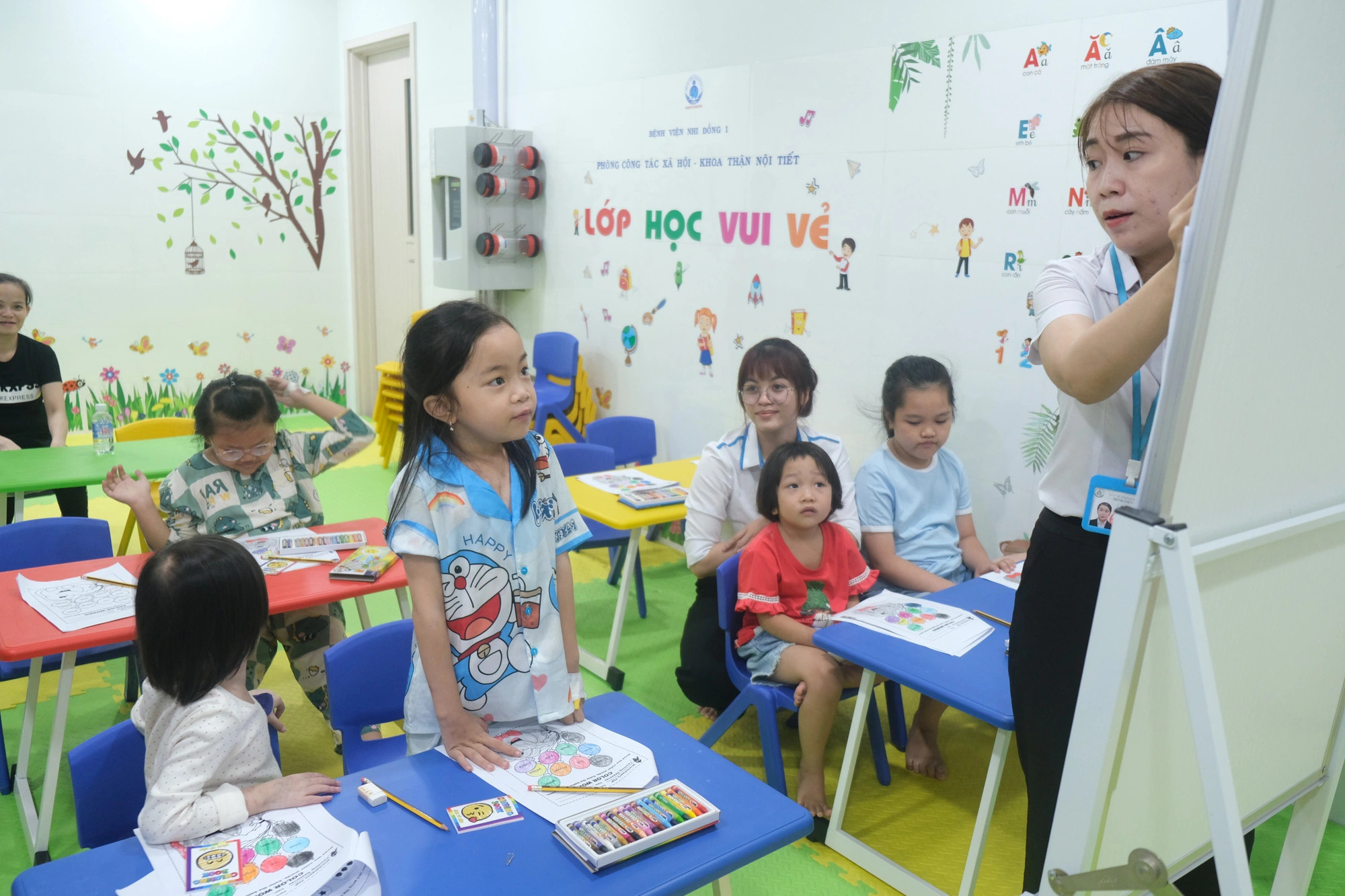 Fun-filled classes in Ho Chi Minh City help hospital-bound child patients continue education