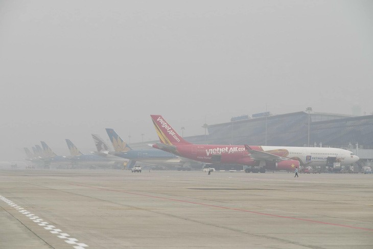 Dense fog prevents flights from landing at Hanoi airport