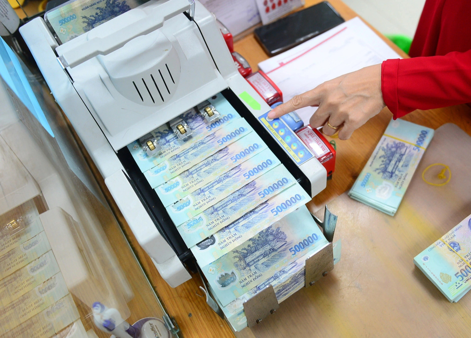 Vietnam’s total bank deposits hit record $525.6bn