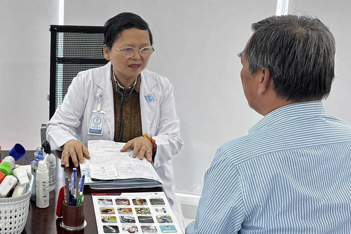 Overseas Vietnamese take Tet homecoming opportunity for affordable medical treatment