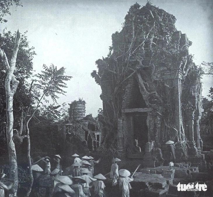 This file photo shows the Dong Duong Buddhist Monastery during an excavation carried out by French archeologists in 1902. Photo: French School of the Far East