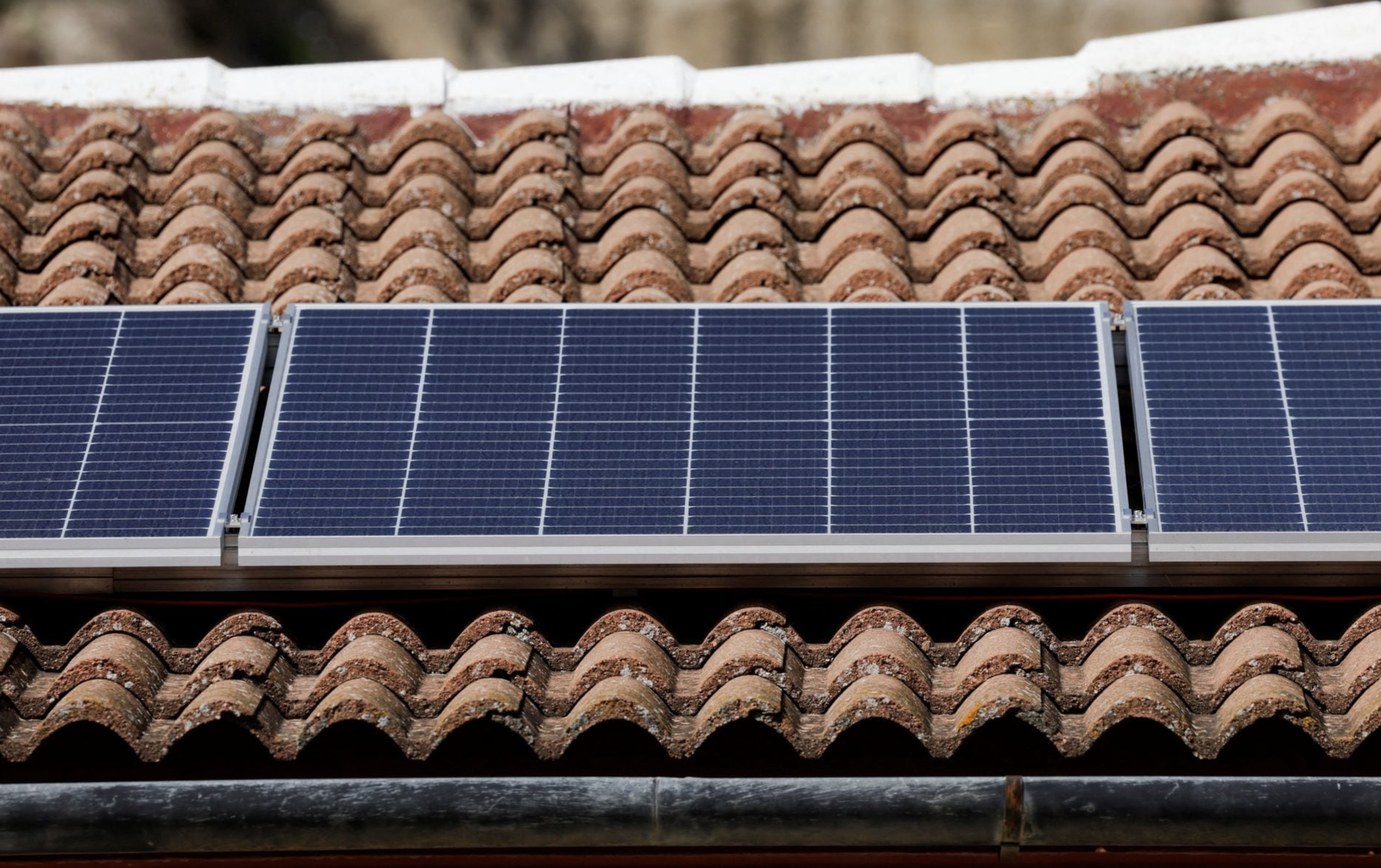 Solar panels are seen on the roof of a home in Ronda, Spain February 7, 2024. Photo: Reuters