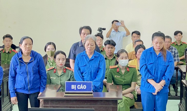 5 family members jailed for insulting, attacking policemen in southern Vietnam