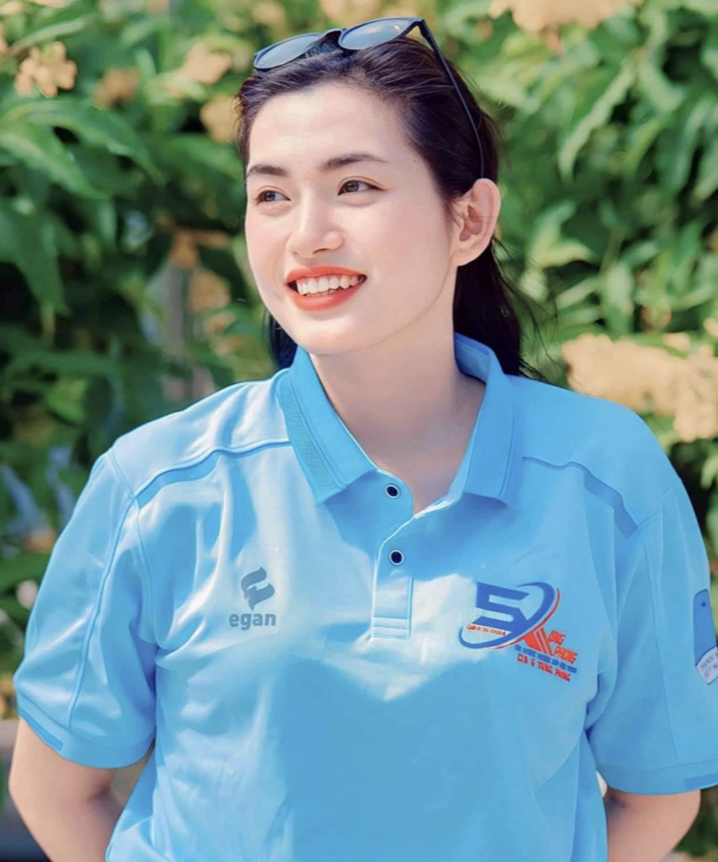 Vietnamese beauty volunteers to join military service