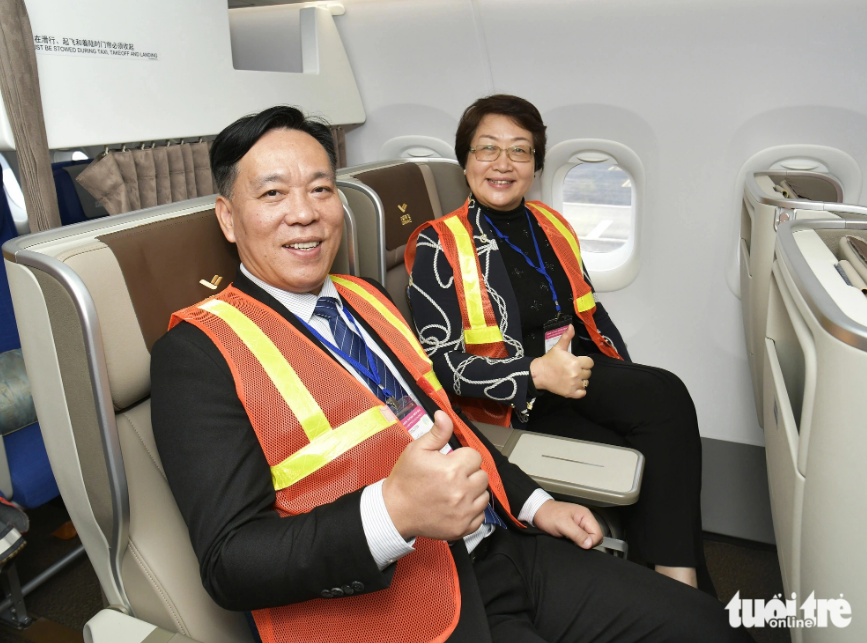 Business-Class seats have a massage function to offer more comfort to passengers. Photo: T. Duong / Tuoi Tre