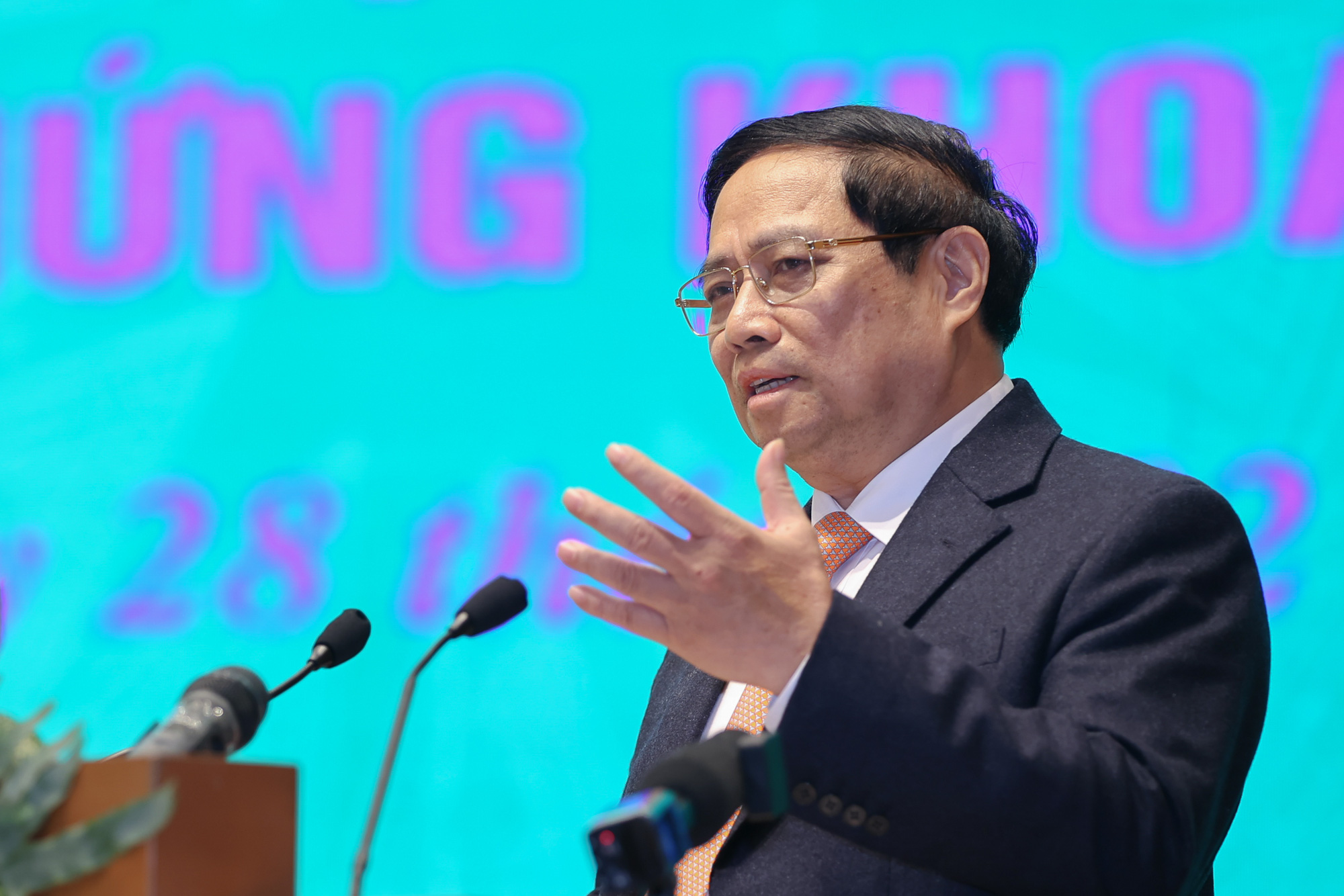 Vietnam vows stock market upgrade from frontier to secondary emerging: PM