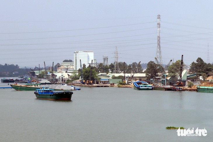 The relocation of enterprises out of Bien Hoa 1 Industrial Park will help reduce the water environment pollution in the Dong Nai River and improve the water supplies for nearly 10 million residents in Ho Chi Minh City and some 20 million residents in the Dong Nai River valley as a whole.