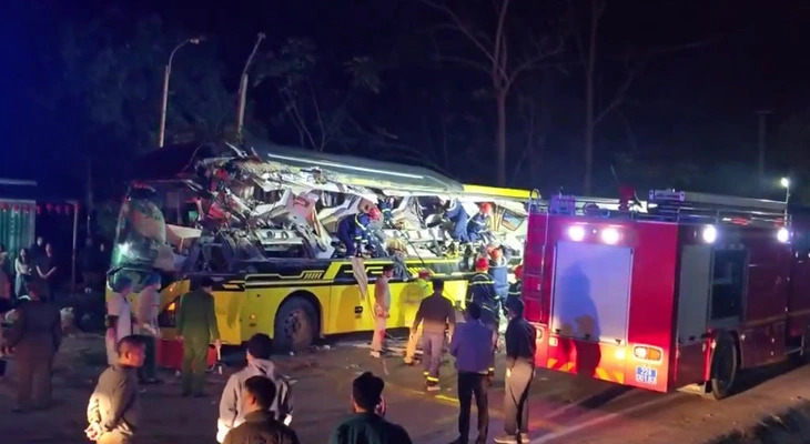 Sleeper bus-truck crash kills at least 5 in Vietnam’s Tuyen Quang