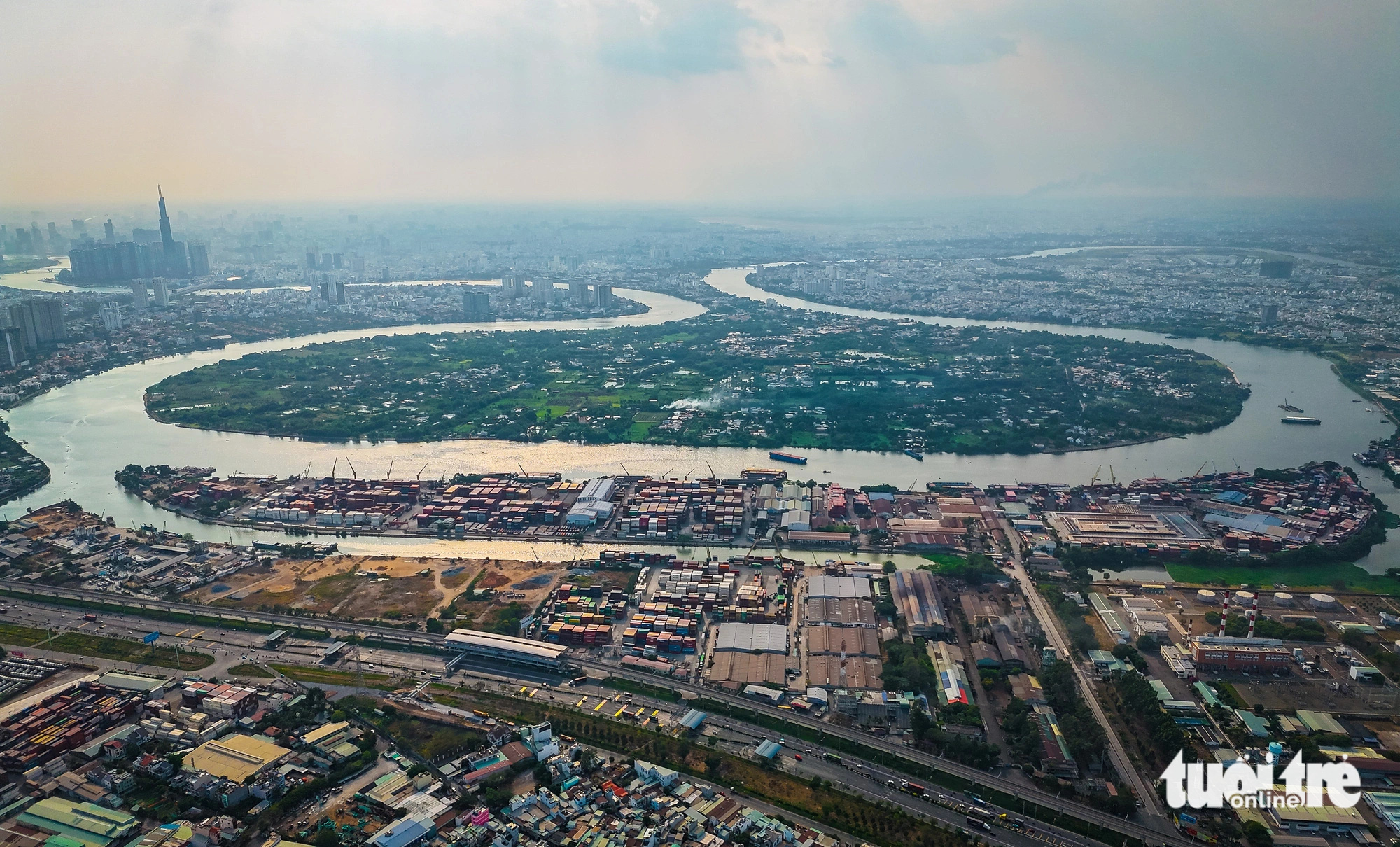 A panoramic view of Ho Chi Minh City’s Thanh Da Peninsula