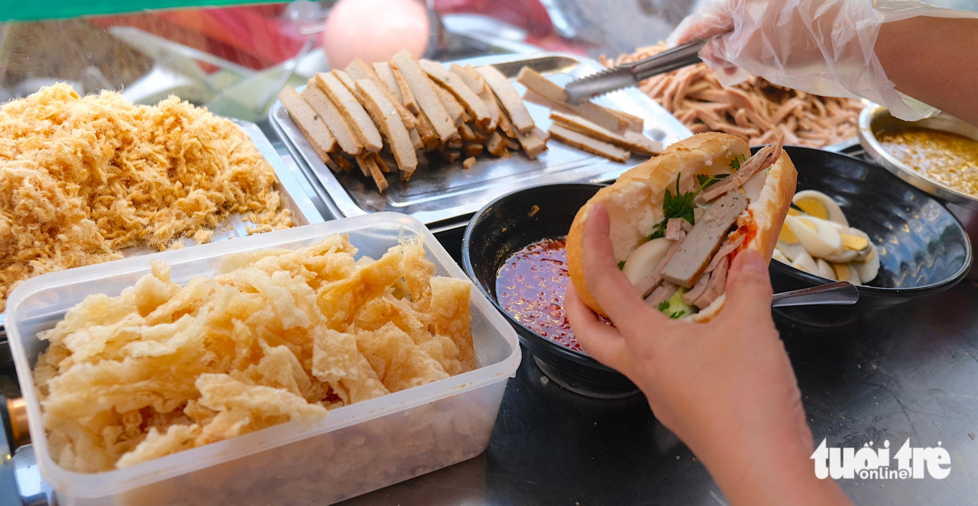 A file photo shows a banh mi stall in Go Vap District, Ho Chi Minh City. Photo: Ngoc Phuong / Tuoi Tre