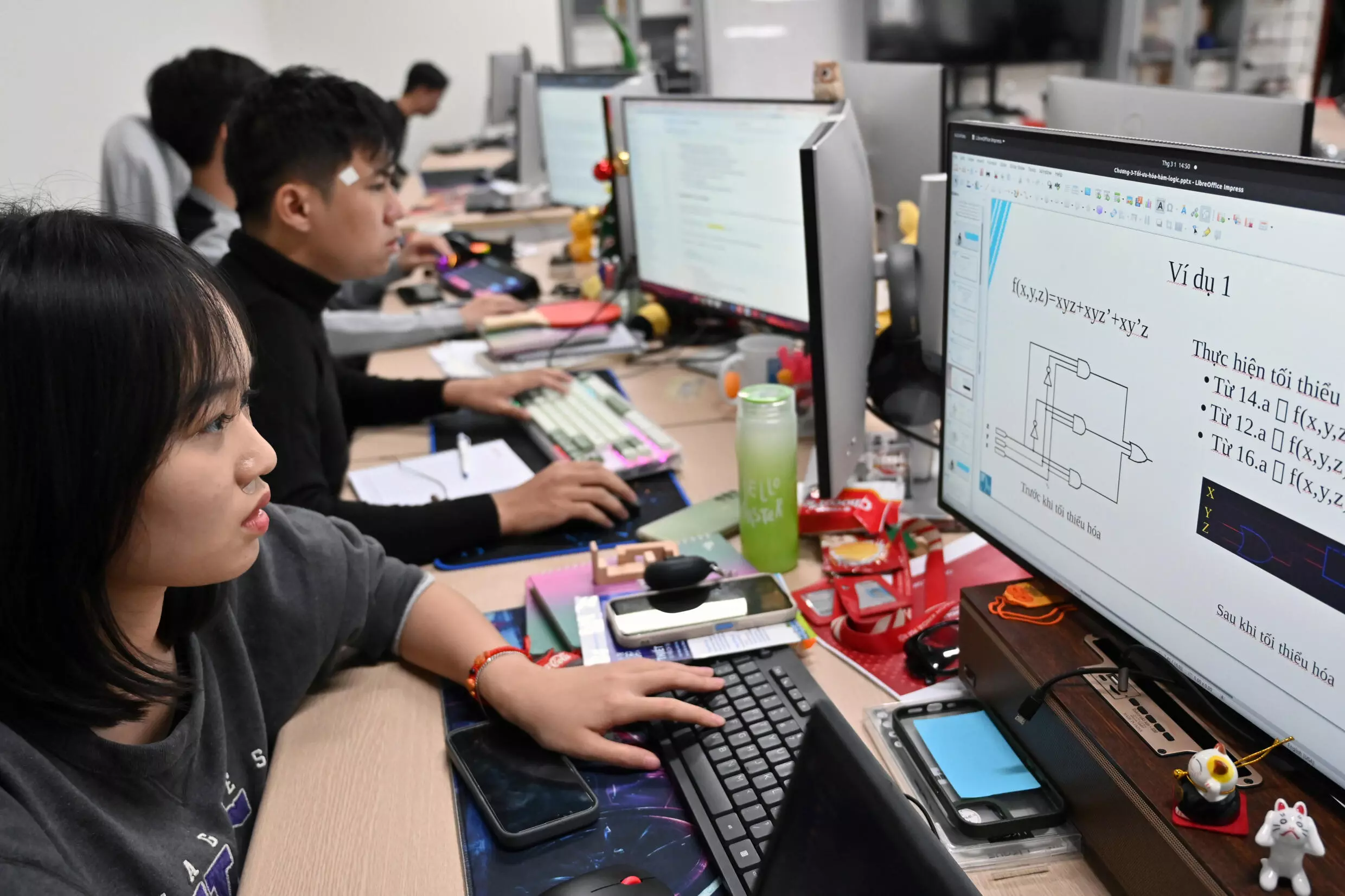 Professors say Vietnam needs to invest in quality training that allows students to gain practical skills demanded by the world's top firms. Photo: AFP