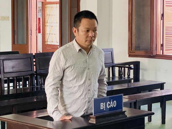 Chinese repeat offender gets 18 months for stealing gold necklace in Vietnam