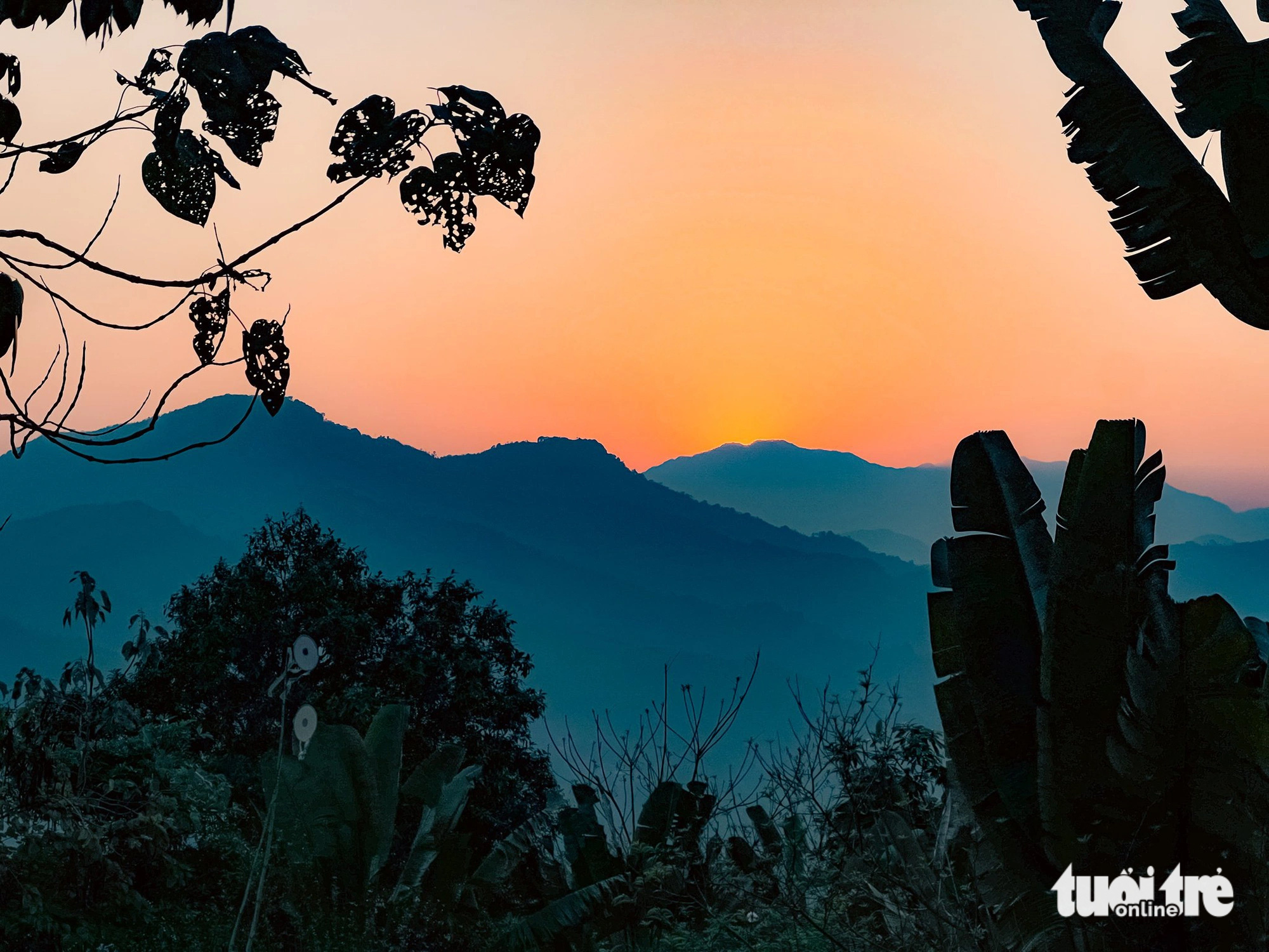 Sunset on Bac Buu Mountain in Ha Giang Province, northern Vietnam. Photo: Nam Tran / Tuoi Tre