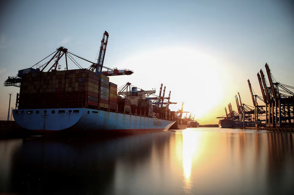 Pressure builds for charge on global shipping sector's CO2 emissions