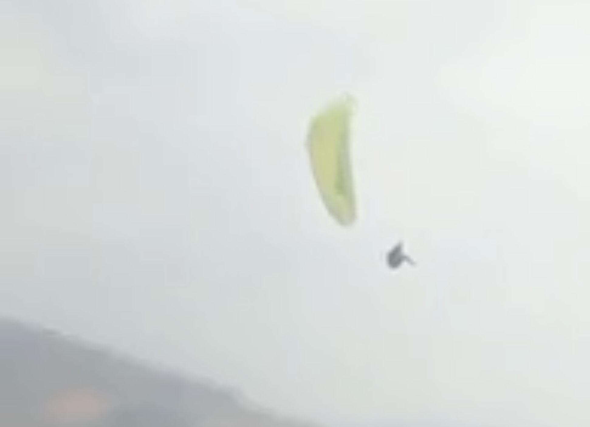 Pilot dies in paragliding accident in Vietnam’s Central Highlands