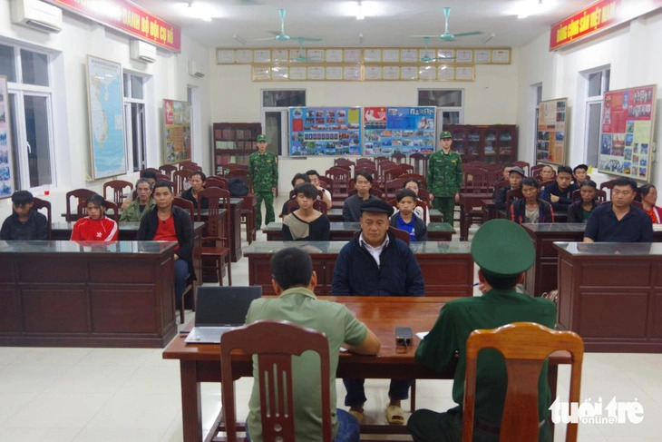 2 Chinese men arrested for attempting to illegally send 21 Vietnamese to Laos