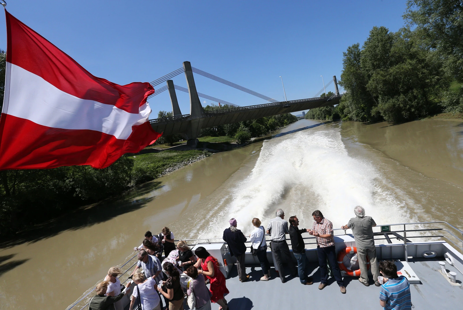 Bulgarian cruise ship crashes into wall on Danube in Austria, injuring 11