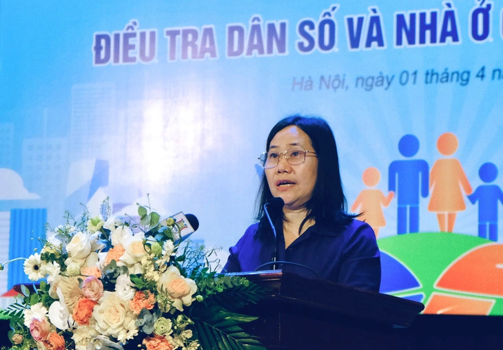 Nguyen Thi Huong, general director of the General Statistics Office of Vietnam, speaks at the ceremony to launch the 2024 mid-term population and housing census in Hanoi on April 1, 2024. Photo: Ha Quan / Tuoi Tre
