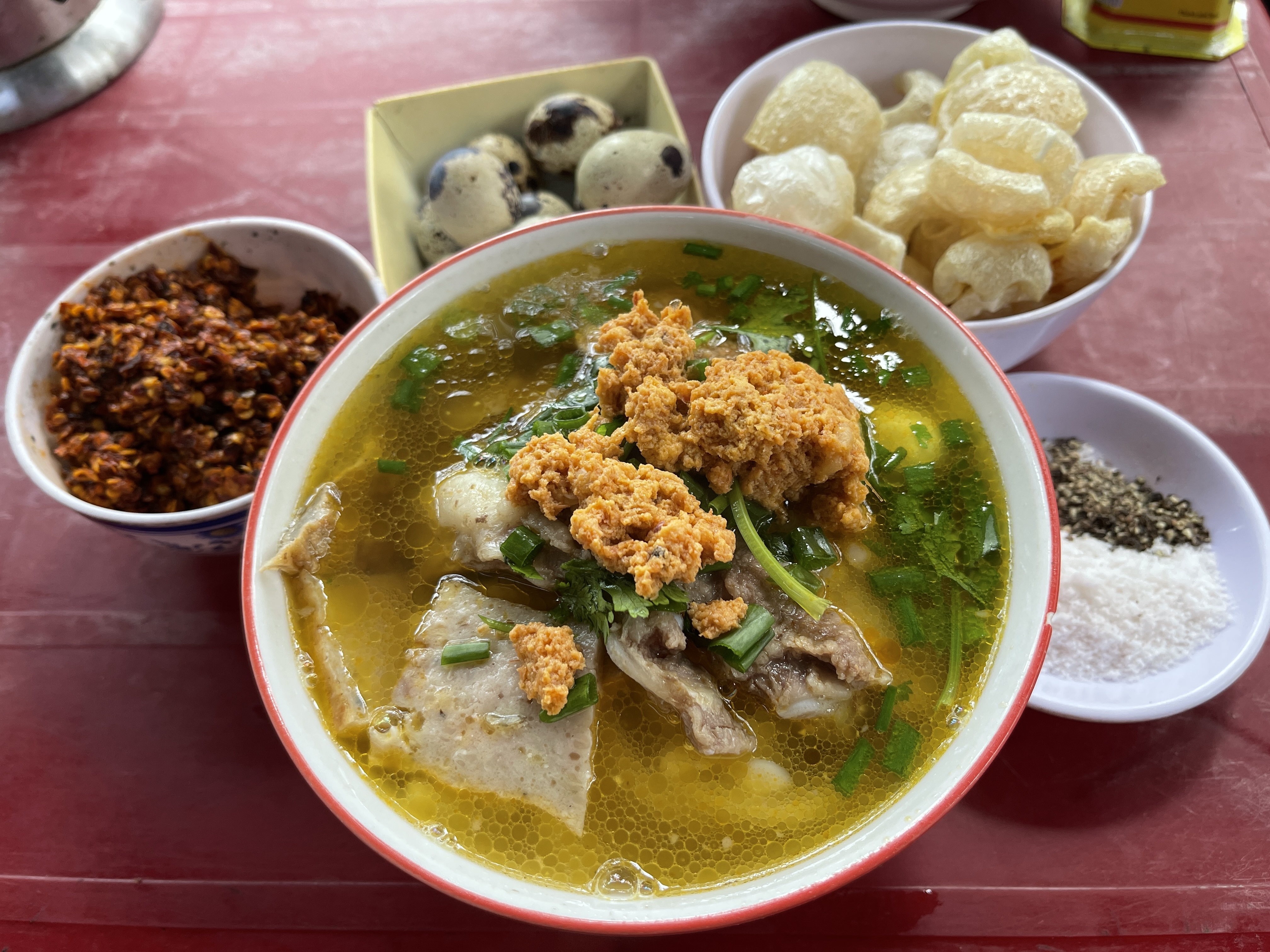 ‘Bánh canh’ is served at a stall shop on Han Thuyen Street, Hue City, Vietnam. Photo: Dong Nguyen / Tuoi Tre News