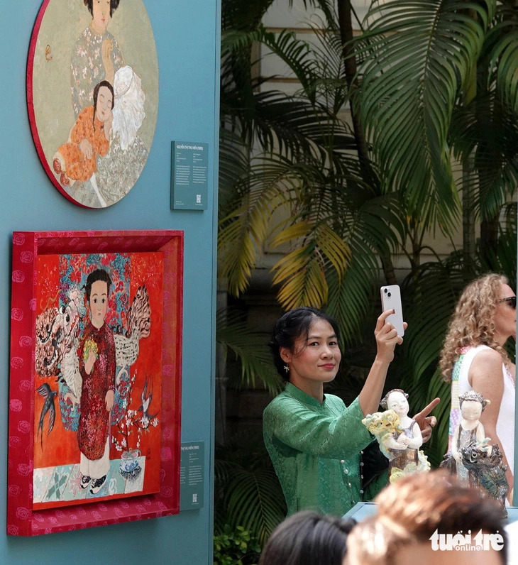 Paintings and sculptures from the art exhibition ‘Her Story: Women in Art’ are on display at the Consulate General of France in Ho Chi Minh City, April 4, 2024. Photo: T.T.D. / Tuoi Tre