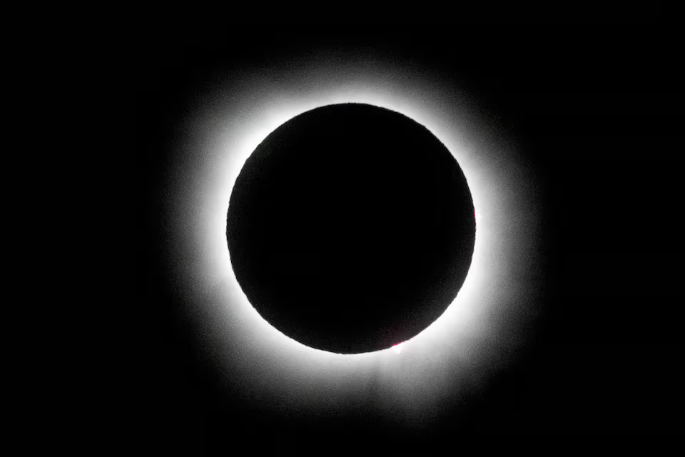 A total solar eclipse is seen from Eagle Pass, Texas, U.S. April 8, 2024. Photo: Reuters