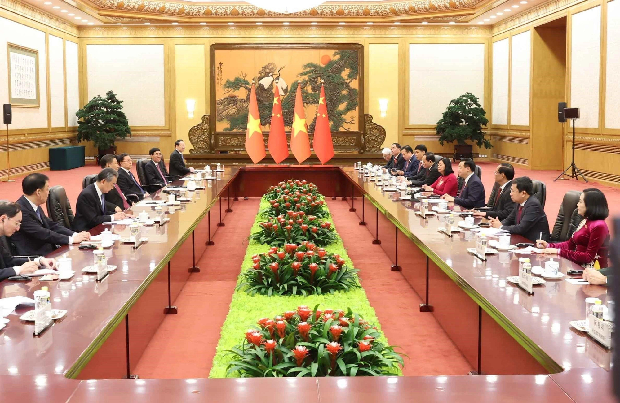 An overview of a meeting between Vietnam’s National Assembly delegation and China, April 8, 2024 in Beijing. Photo: Vietnam News Agency