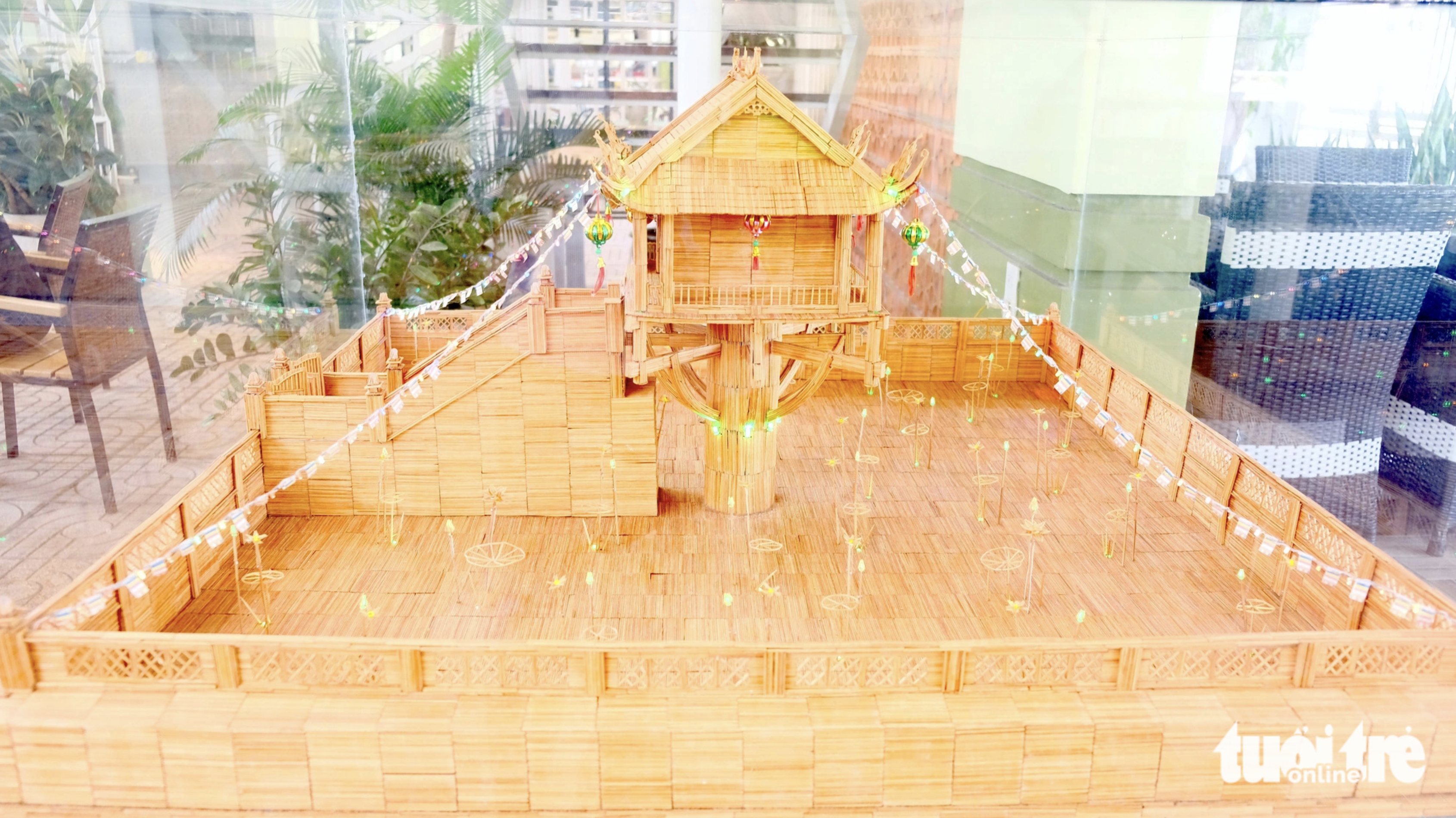 A model of One-Pillar Pagoda. Photo: Dang Tuyet / Tuoi Tre
