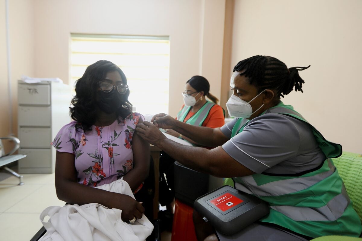 Nigeria struggles with exodus of doctors and nurses