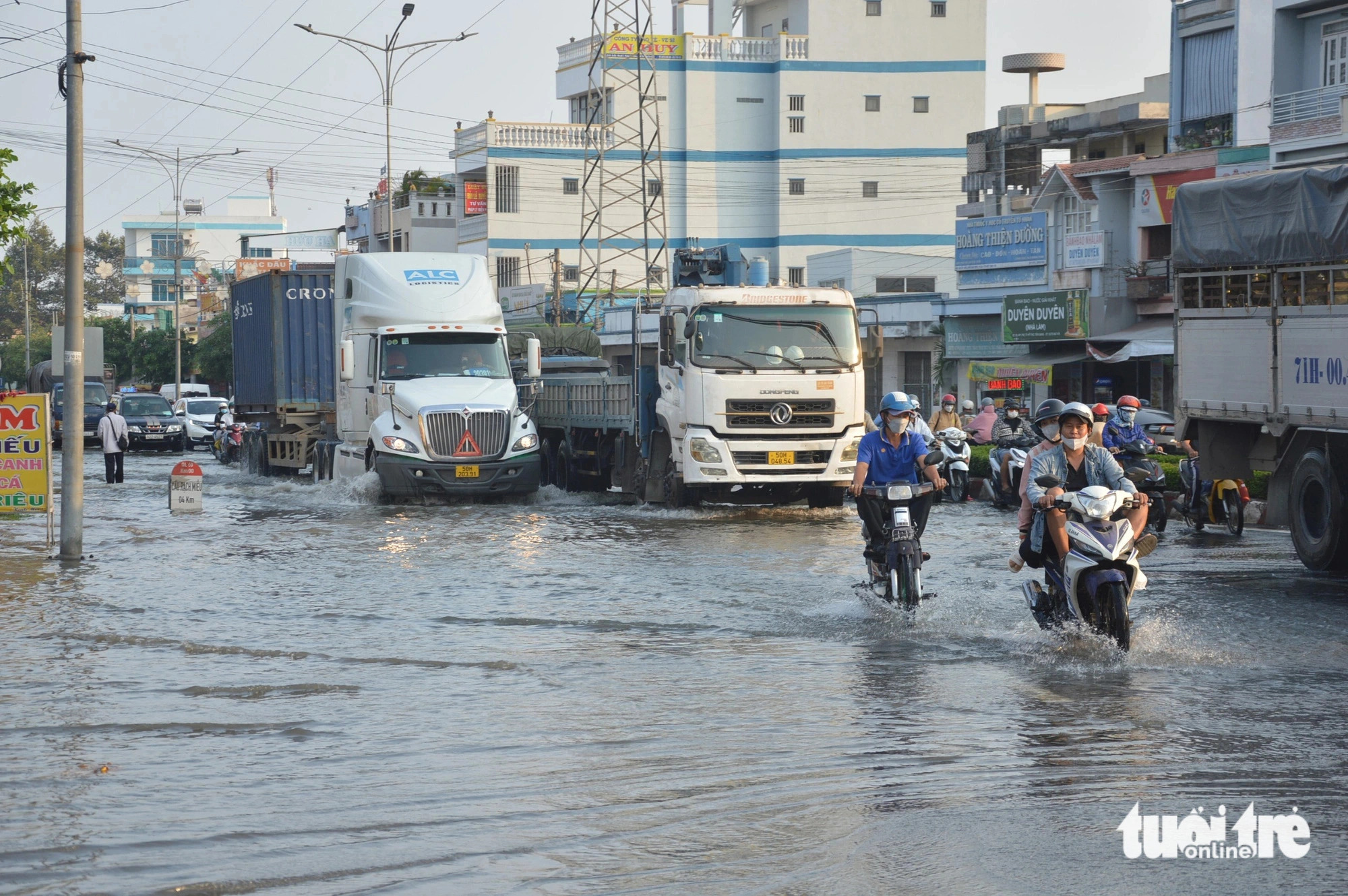Streets, homes flooded as high tide returns to Vietnam’s Tien Giang