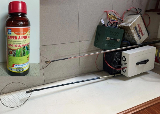 Police at the scene confiscated an empty bottle of pesticide, two rackets, and two power inverters. Photo: Supplied