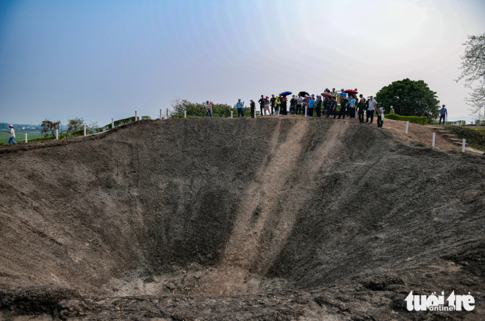 Tourists visit A1 Hill, a relic site from the Dien Bien Phu victory. Photo: Tuoi Tre