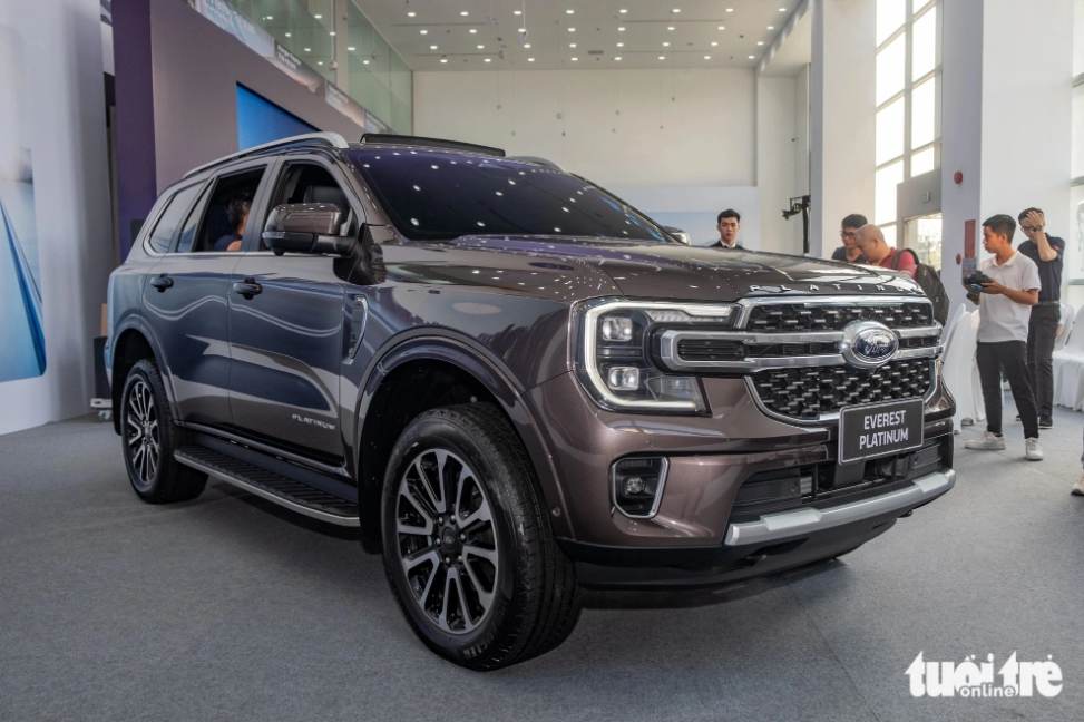 Ford Everest Platinum put on sale in Vietnam