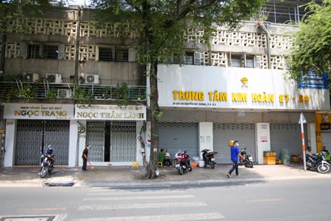 Gold shops in Ho Chi Minh City temporarily shut to duck inspections
