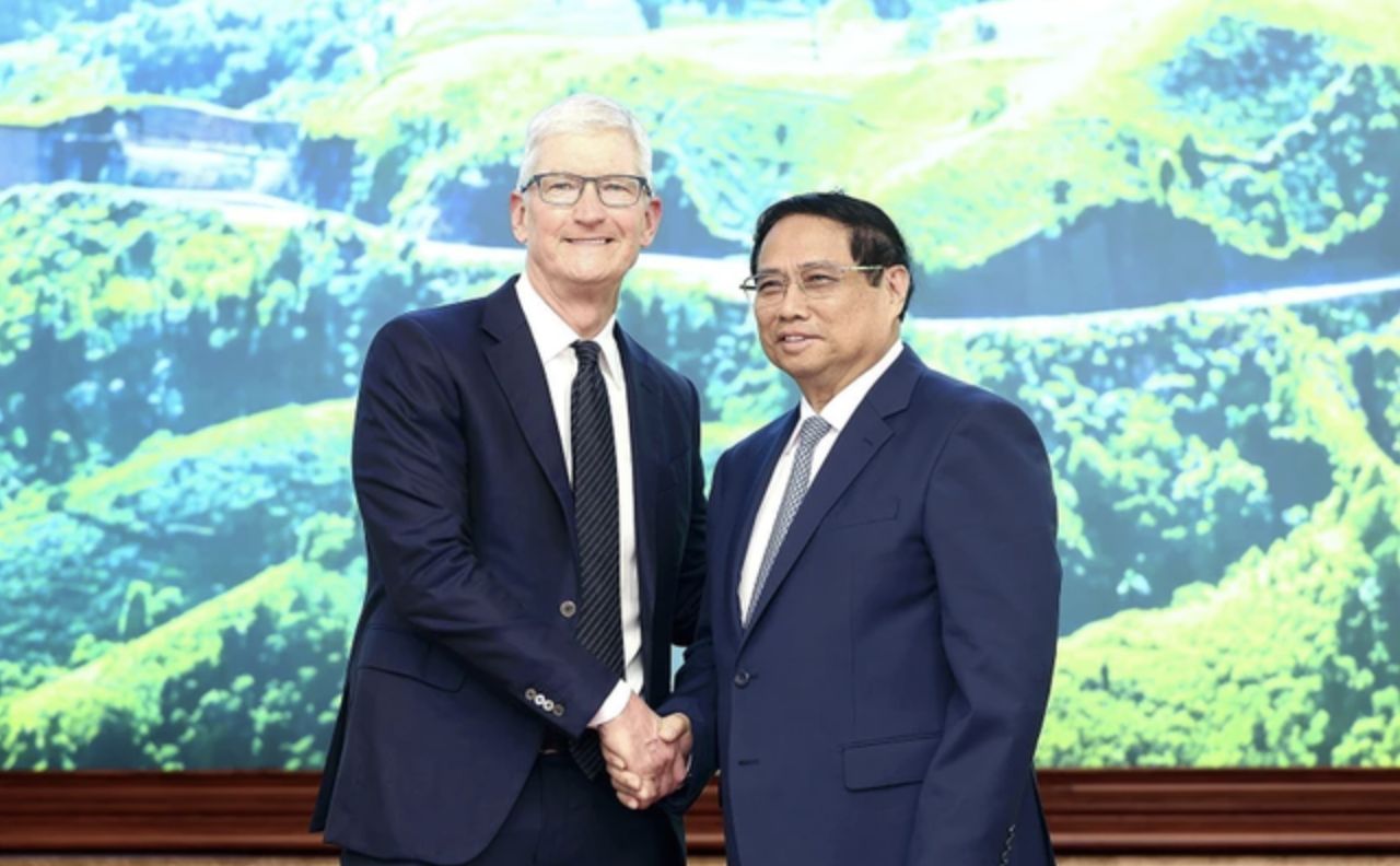 Prime minister requests Apple to help Vietnam with green growth