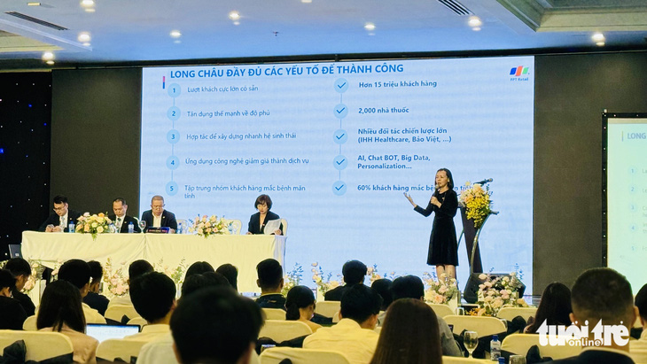 Vietnam's FPT Retail plans 400 new pharmacies amid phone market challenges