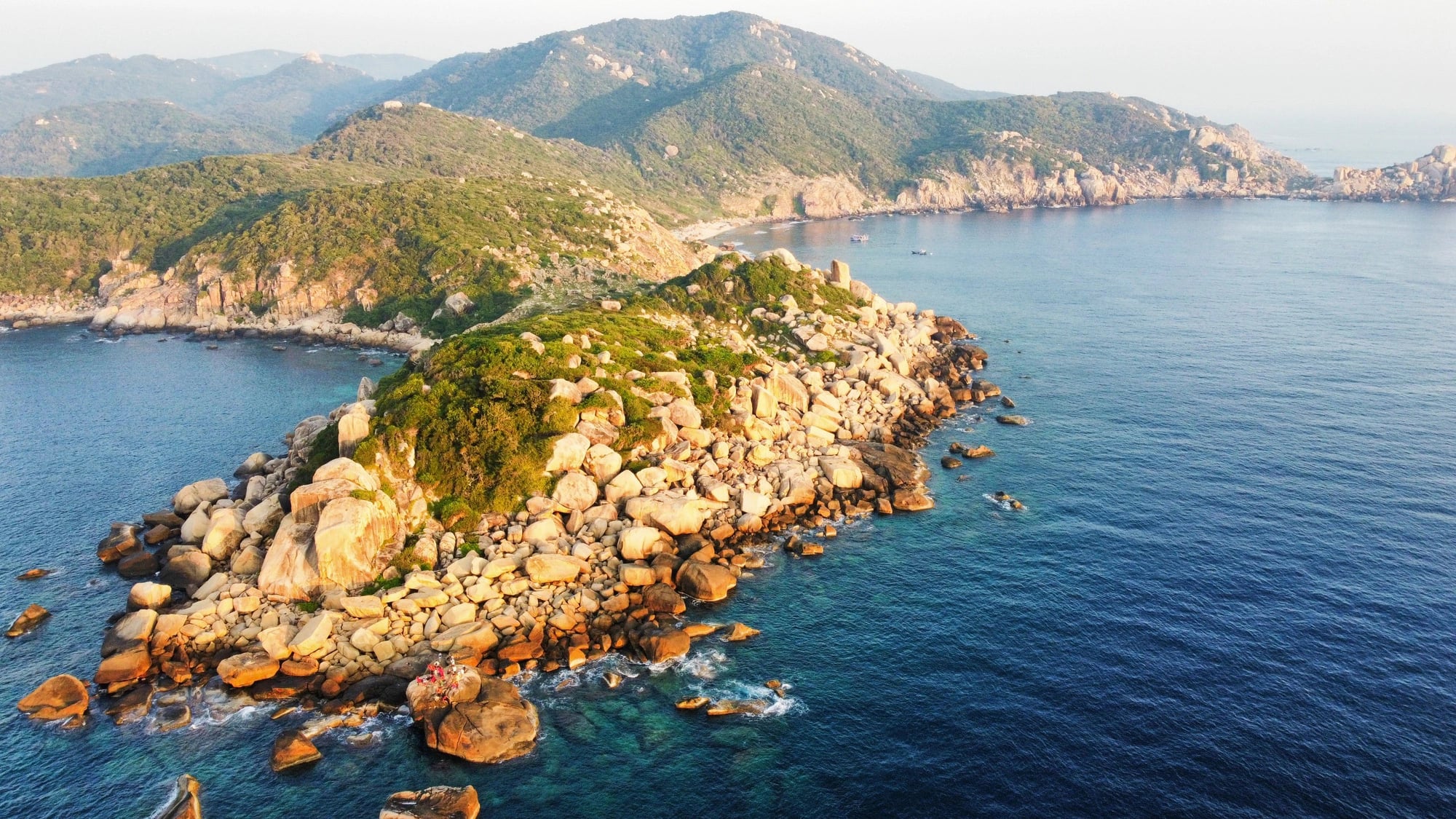Mui Doi (Doi Cape), located on Hon Gom peninsula in Van Thanh Commune, Van Ninh District in the central province of Khanh Hoa, is the easternmost point on the mainland of Vietnam. Photo: Tran Hoai