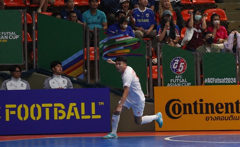 Vietnam’s Tu Minh Quang celebrates his goal against Thailand during their last group-stage match at the AFC Futsal Asian Cup 2024 in Thailand, April 21, 2024. Photo: Asian Football Confederation
