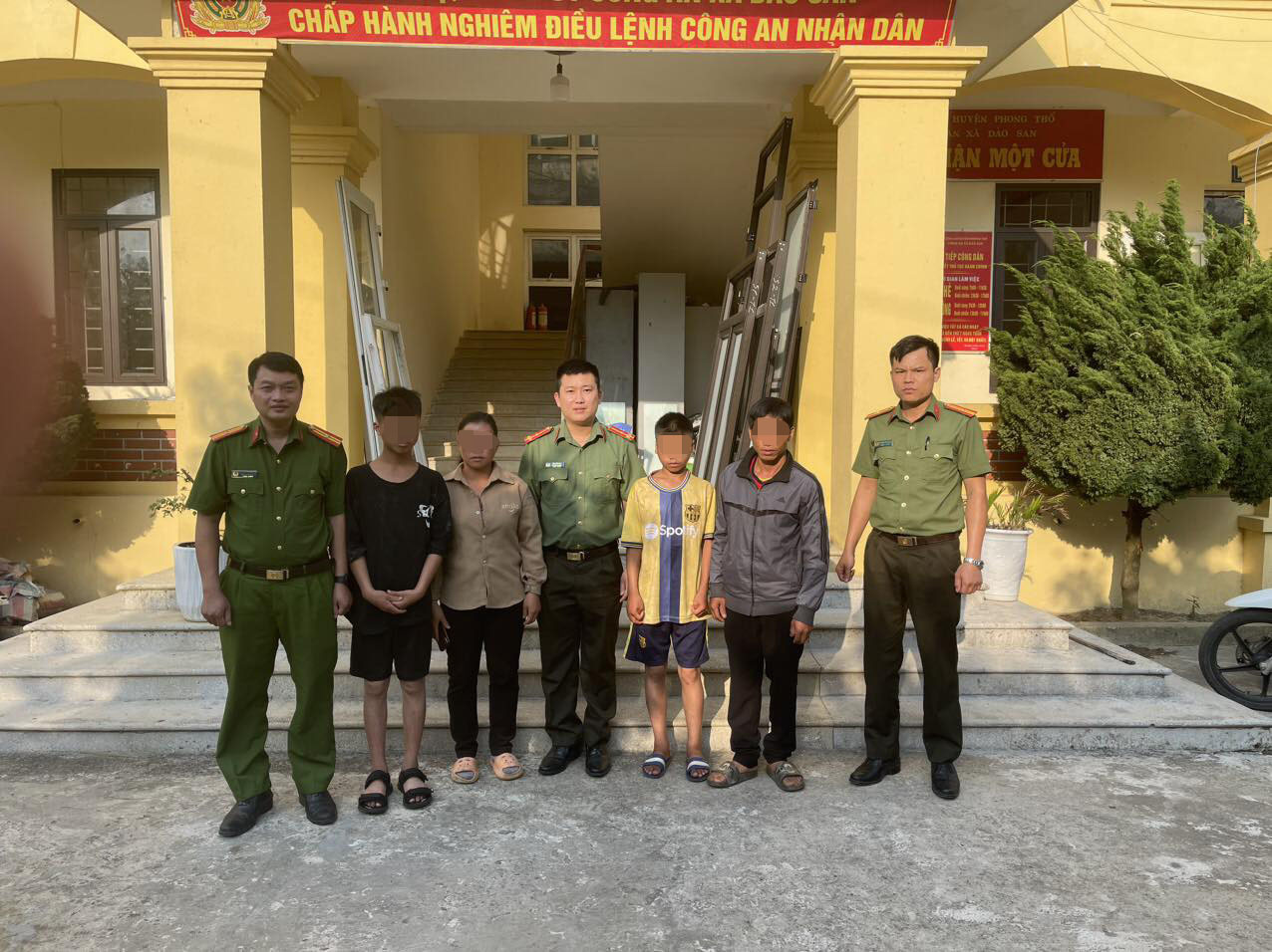 2 Vietnamese boys taken home 21 days after getting lost