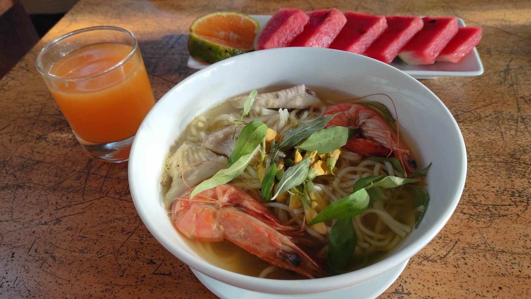 A bowl of ‘bún nước lèo’ (Vietnamese noodle soup with seafood) that Sally Bell, a tourist from Malta, ate during her visit to Can Tho City in the Mekong Delta, Vietnam in February 2023. Photo: Sally Bell