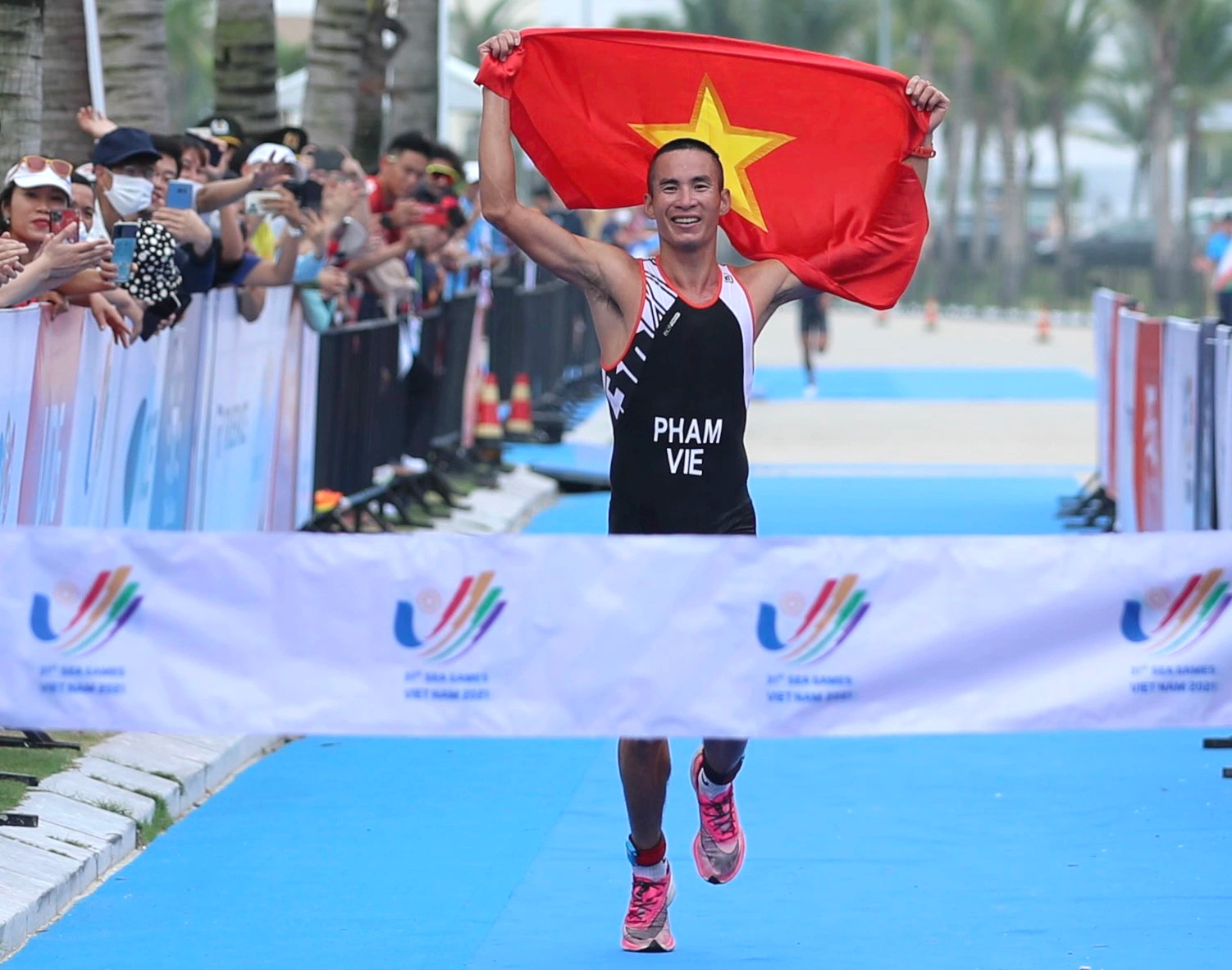 Vietnam launches first-ever triathlon federation