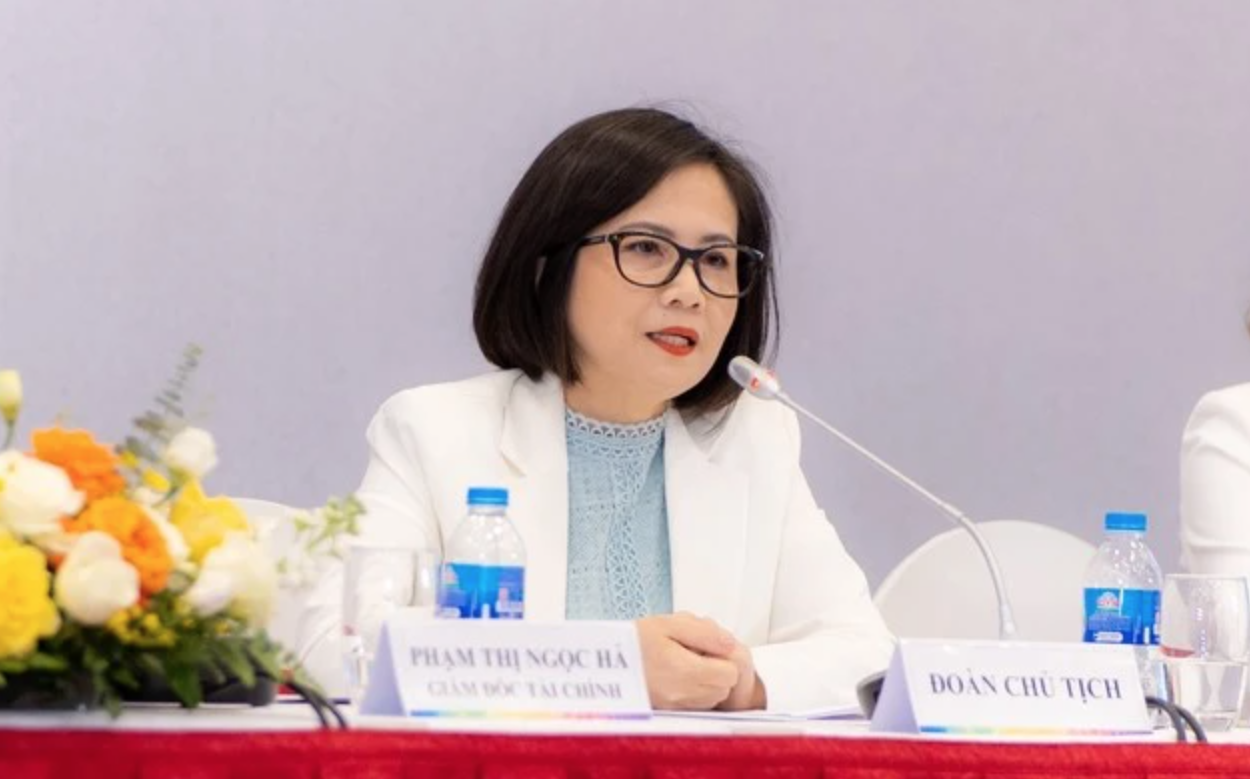 Tran Mai Hoa, deputy chairwoman of Vincom Retail, at the 2024 annual meeting, April 23, 2024. Photo: N.Linh / Tuoi Tre