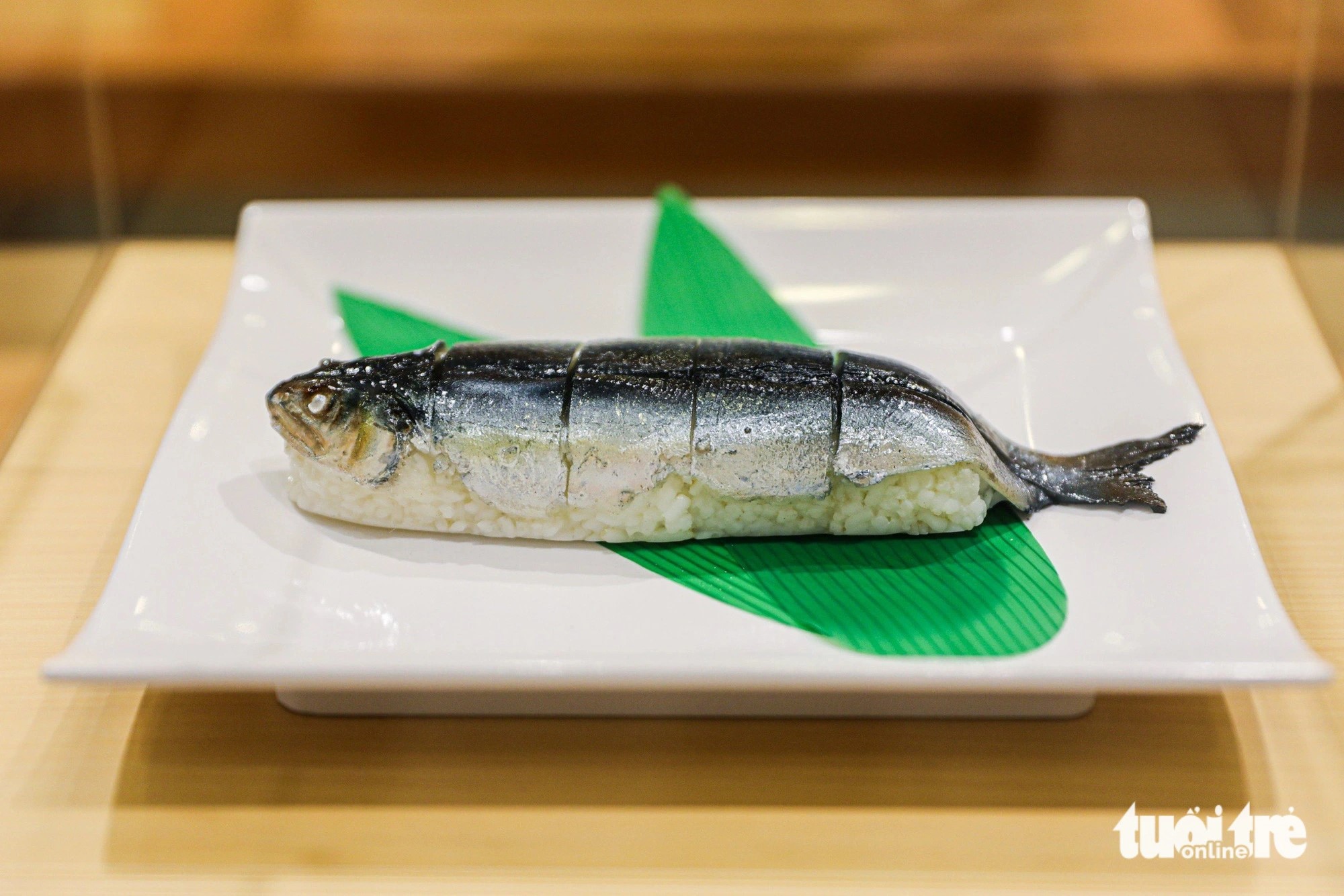 Sushi Sugata-zushi utilizes scented fish, with vinegar-infused white rice to achieve the desired sourness, expediting the fermentation-free production process. Photo: Danh Khang / Tuoi Tre